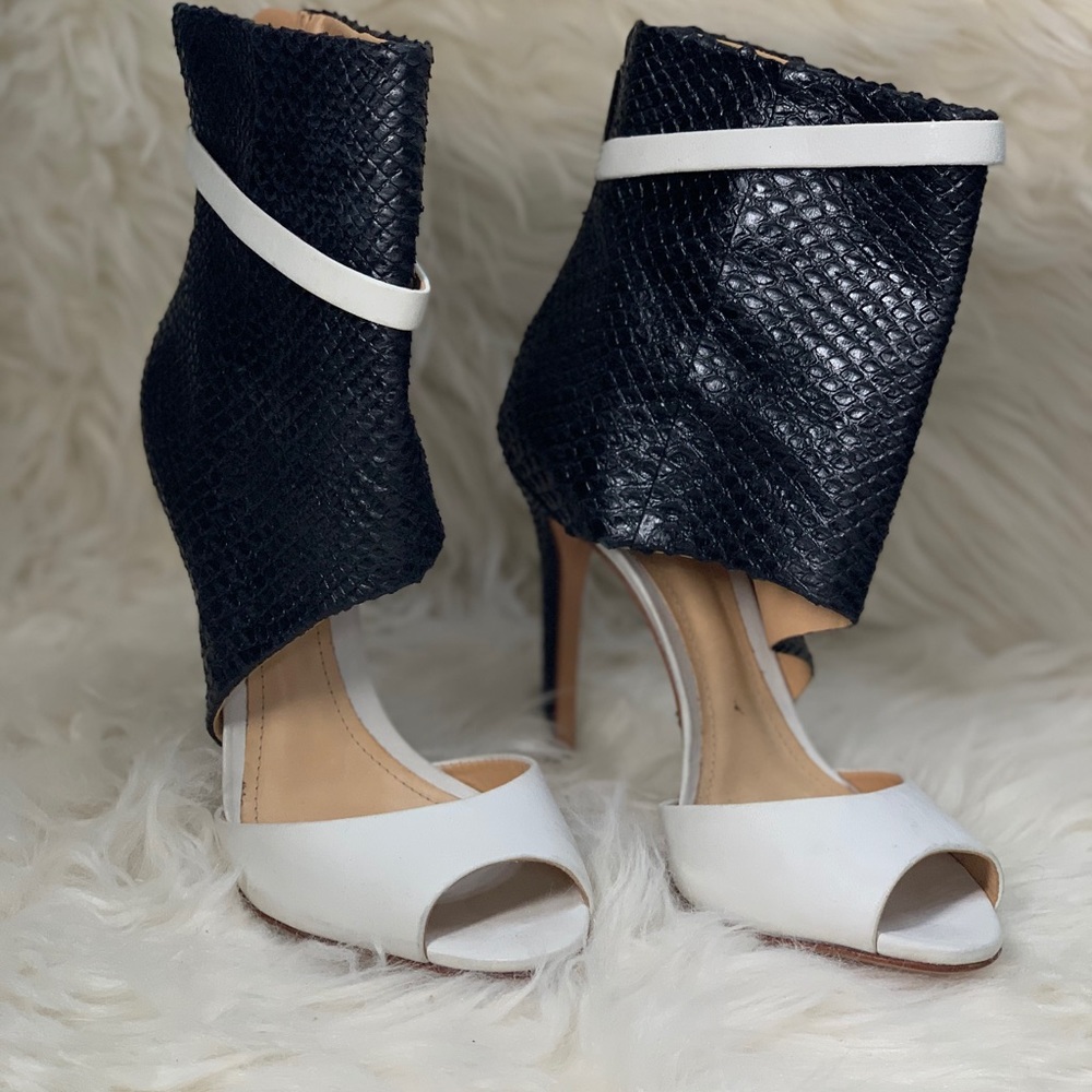 Schutz black and white leather